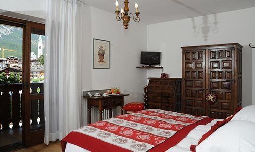Hotel Panda Cortina- Ricarica Auto Elettriche